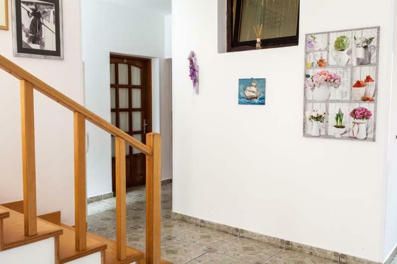 Apartmani Mudronja 穆泰尔岛 外观 照片
