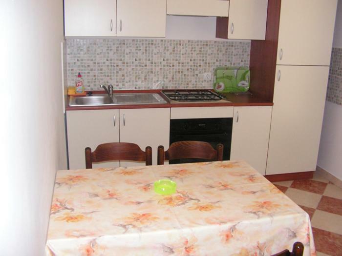 Apartmani Mudronja 穆泰尔岛 外观 照片