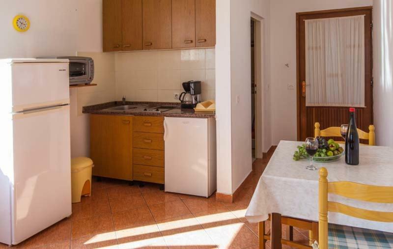 Apartmani Mudronja 穆泰尔岛 外观 照片